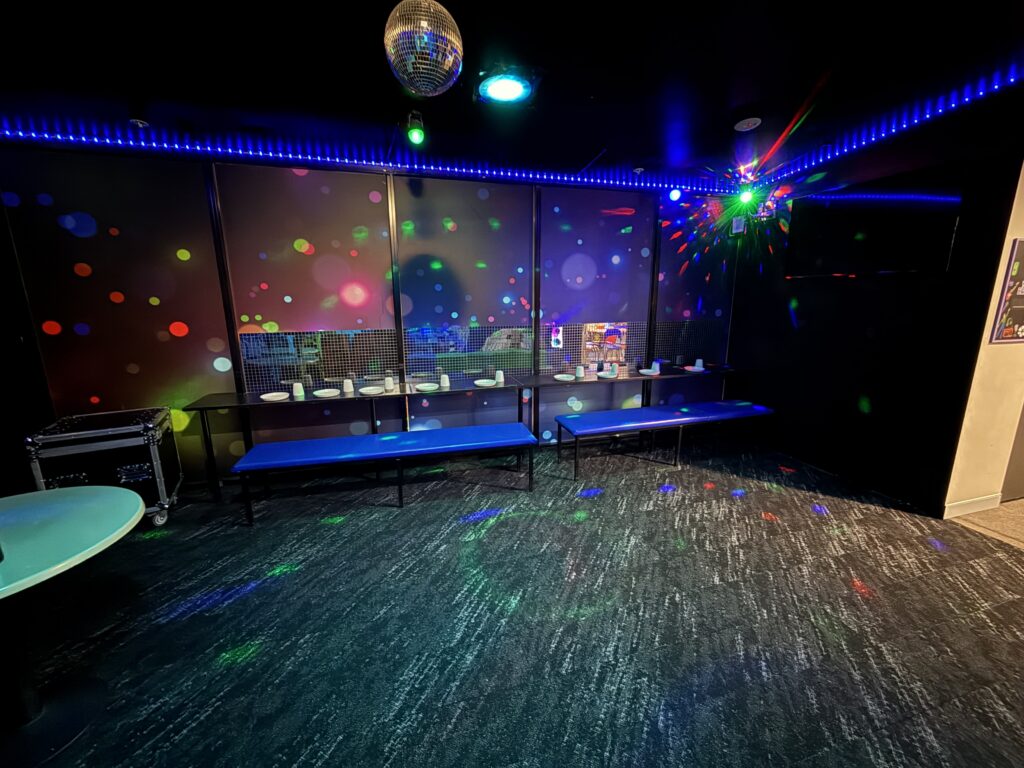 DISCO PARTY ROOM