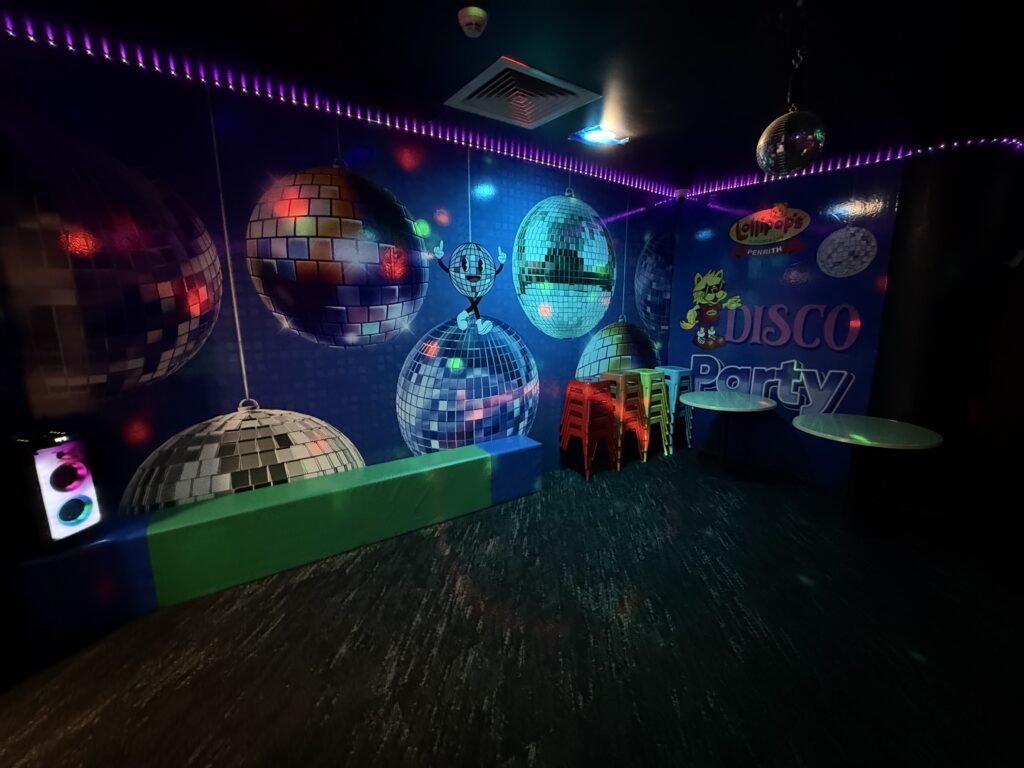 DISCO PARTY ROOM